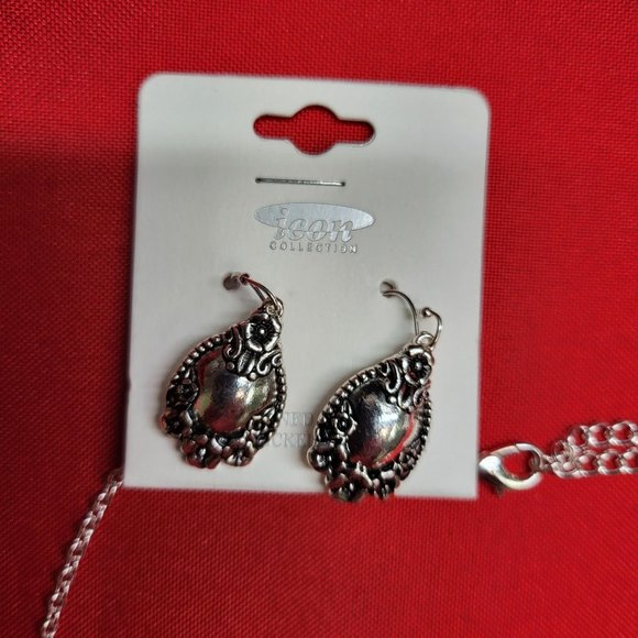 Icon Collection Silver Tone Necklace & Earrings Jewelry Set - Picture 10 of 12